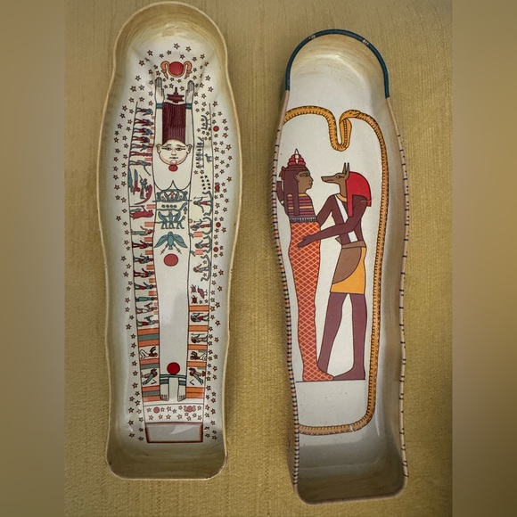 Egyptian Sarcophagus Tin - Picture 2 of 6
